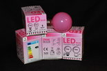 LEDlamp-met-roze-kunststofkap